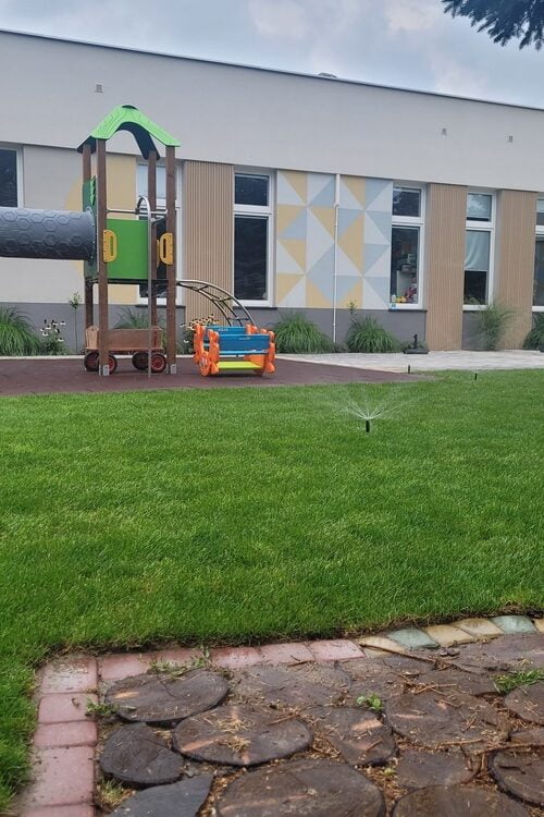 Projekt i realizacja ogrodu w przedszkolu w Tarnowie